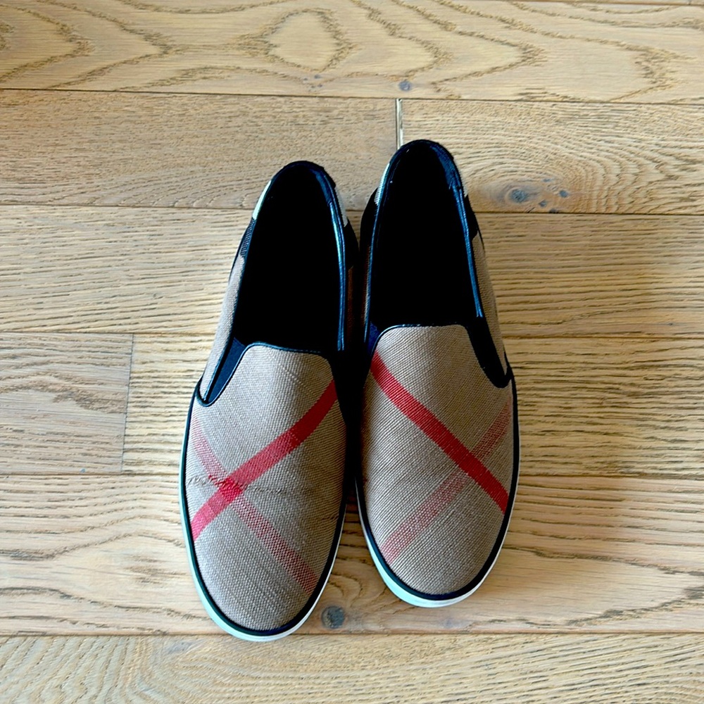 Burberry Brit slip-on